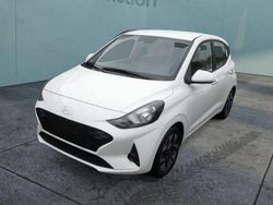 Weiß Neu 2024 Hyundai i10 Trend Kleinwagen | 17.499 € (Etwas zu teuer)