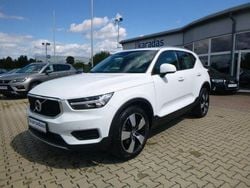 Weiß Gebraucht 2019 Volvo XC40 Momentum SUV | 27.770 € (Fairer Preis)