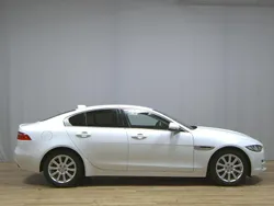 Fuji white Gebraucht 2018 Jaguar XE Pure Limousine | 12.780 € (Superpreis)