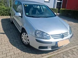 Silber Gebraucht 2004 VW Golf V Kleinwagen | 3.700 € (Fairer Preis)