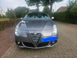 Grau Gebraucht 2014 Alfa Romeo Giulietta Turismo Kleinwagen | 6.799 € (Fairer Preis)