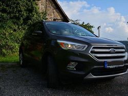 Grau Gebraucht 2016 Ford Kuga Titanium SUV | 17.600 € (Fairer Preis)