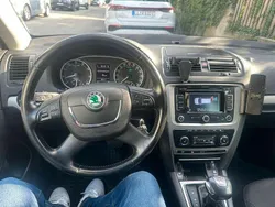Grau Gebraucht 2009 Skoda Octavia Ambiente Kombi | 6.000 € (Etwas zu teuer)