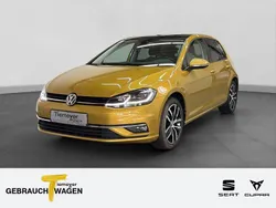Kurkumagelb metallic Gebraucht 2018 VW Golf VII Highline Limousine | 15.880 € (Guter Preis)