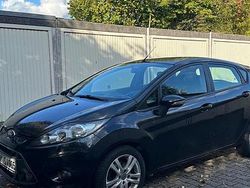 Schwarz Gebraucht 2012 Ford Fiesta Champions Edition Limousine | 4.149 € (Fairer Preis)