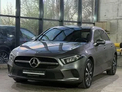 Mountaingrau Gebraucht 2020 Mercedes A250 Limousine | 20.900 € (Guter Preis)