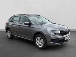 Graphitegrau metallic Neu 2025 Skoda Kamiq Selection SUV | 27.500 € (Etwas zu teuer)
