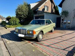 Grün Gebraucht 1978 Mercedes 230 Coupé | 8.490 €
