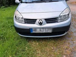 Grau Gebraucht 2004 Renault Mégane II Authentique Limousine | 1.700 € (Fairer Preis)