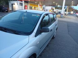Grau Gebraucht 2005 Ford Focus Ghia Kombi | 999 € (Guter Preis)
