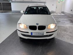 Weiß Gebraucht 2011 BMW 118 Kleinwagen | 8.100 € (Teuer)