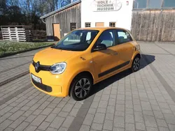 Gelb Gebraucht 2021 Renault Twingo SE Kleinwagen | 9.900 € (Guter Preis)