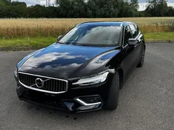 Schwarz Gebraucht 2019 Volvo V60 Kombi | 25.000 € (Fairer Preis)
