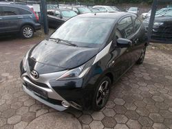 Schwarz Gebraucht 2014 Toyota Aygo X-clusiv Kleinwagen | 3.990 € (Etwas zu teuer)
