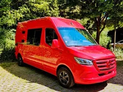 Rot Gebraucht 2018 Mercedes Sprinter Van | 69.900 €