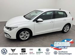 Weiß Gebraucht 2024 VW Golf VIII Life Kleinwagen | 21.900 € (Superpreis)
