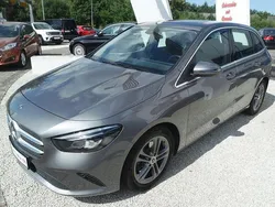 Grau Gebraucht 2019 Mercedes B220 Van / Kleinbus | 25.990 € (Fairer Preis)