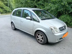 Grau Gebraucht 2003 Opel Meriva Van / Kleinbus | 600 €