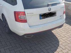 Schwarz Gebraucht 2017 Skoda Octavia RS Kombi | 14.700 € (Fairer Preis)