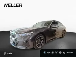 Sophistograu brillanteffekt (grau) Gebraucht 2023 BMW 520 Comfort Edition Limousine | 49.750 € (Fairer Preis)