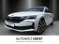 Moonweiß perleffekt Gebraucht 2024 Skoda Octavia SportLine Kombi | 34.480 € (Guter Preis)