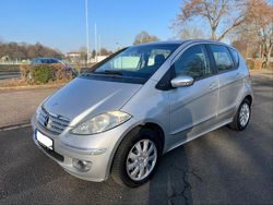 Grau Gebraucht 2007 Mercedes A180 Elegance Kleinwagen | 2.499 € (Fairer Preis)
