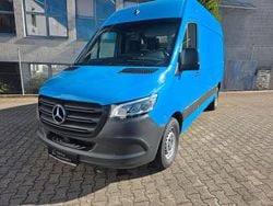 Himmelblau Gebraucht 2022 Mercedes Sprinter Van | 26.990 € (Fairer Preis)