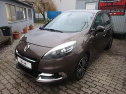 Braun Gebraucht 2013 Renault Scénic III Bose Edition Van / Kleinbus | 5.499 € (Fairer Preis)