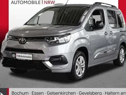 Silbern Gebraucht 2023 Toyota Proace Verso City Kombi | 25.989 € (Etwas zu teuer)