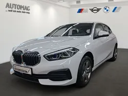 Alpinweiß uni Gebraucht 2024 BMW 118 Advantage Kleinwagen | 26.990 € (Fairer Preis)