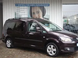 Black berry metallic Gebraucht 2014 VW Caddy Maxi Comfortline Van / Kleinbus | 21.887 €
