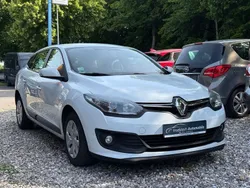 Weiß Gebraucht 2015 Renault Mégane III Authentique Limousine | 6.999 € (Fairer Preis)