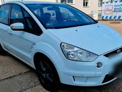 Weiß Gebraucht 2010 Ford S-MAX Titanium Van / Kleinbus | 3.499 €