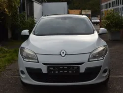 Weiß Gebraucht 2009 Renault Mégane III Limousine | 4.770 € (Fairer Preis)