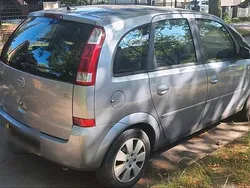 Grau Gebraucht 2004 Opel Meriva Van / Kleinbus | 750 € (Superpreis)