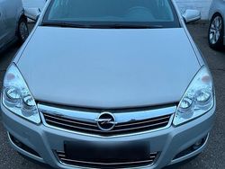 Grau Gebraucht 2007 Opel Astra Limousine | 4.950 € (Teuer)