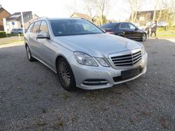 Silber Gebraucht 2012 Mercedes E200 Avantgarde Limousine | 7.900 € (Guter Preis)