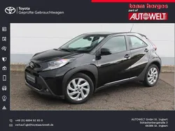 Schwarz Gebraucht 2022 Toyota Aygo X-play Kleinwagen | 11.790 € (Guter Preis)