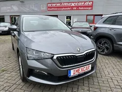 Graphite grau metallic (metallic) Gebraucht 2024 Skoda Scala Style Kleinwagen | 20.990 € (Fairer Preis)