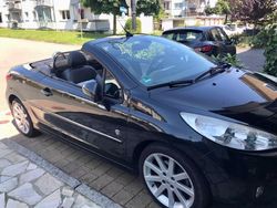 Schwarz Gebraucht 2009 Peugeot 207 CC Roland Garros Cabrio | 3.777 €