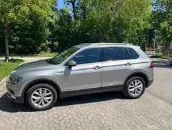 Silber Gebraucht 2017 VW Tiguan Highline SUV | 20.400 € (Guter Preis)