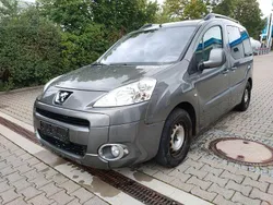 Grau Gebraucht 2009 Peugeot Partner Tepee Family Van / Kleinbus | 2.490 € (Superpreis)