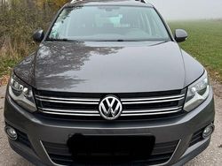 Grau Gebraucht 2015 VW Tiguan Sportline SUV | 12.900 € (Fairer Preis)