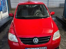 Rot Gebraucht 2008 VW Fox Kleinwagen | 1.300 € (Fairer Preis)