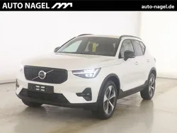 Weiß Gebraucht 2024 Volvo XC40 Business Edition SUV | 36.790 € (Fairer Preis)
