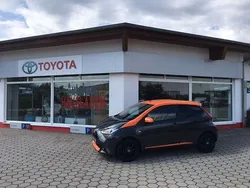 Grau Gebraucht 2021 Toyota Aygo Kleinwagen | 9.700 € (Fairer Preis)