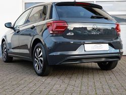 Grau Gebraucht 2021 VW Polo Active Limousine | 19.900 €