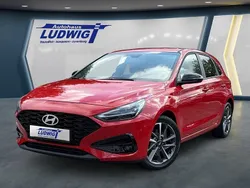 Engine red Gebraucht 2024 Hyundai i30 Advantage Limousine | 18.990 € (Guter Preis)