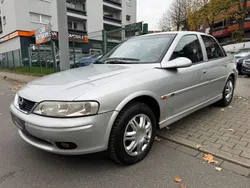 Silber Gebraucht 1999 Opel Vectra Comfort Limousine | 2.990 € (Teuer)