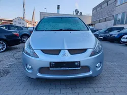 Silber Gebraucht 2004 Mitsubishi Grandis Intense Van / Kleinbus | 3.200 € (Fairer Preis)